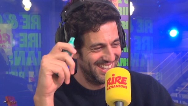 La minute du hater : Max Boublil devient son propre hater et donne des raisons pour ne pas venir voir la pièce "Une Situation Délicate" au Théâtre des Nouveautés - L'Afterwork du Rire