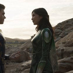 Ikaris (Richard Madden) et Sersi (Gemma Chan) dans "Les Eternels"