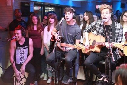 Mercredi 2 Avril avec 5SOS