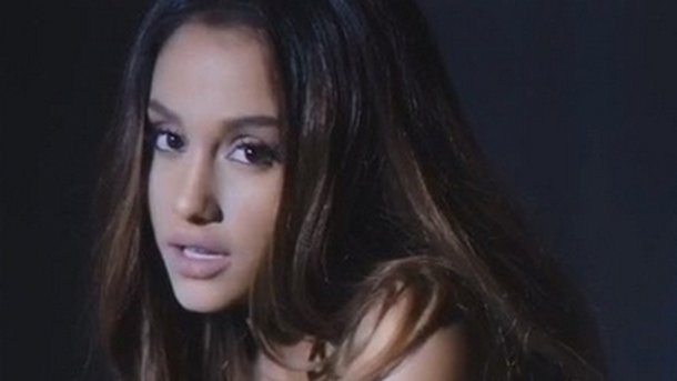 Ariana Grande : découvrez-la époustouflante dans «Hairspray»