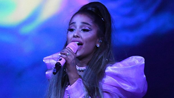Ariana Grande a reçu son Grammy Awards par "courrier" spécial