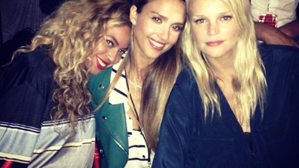Beyoncé: entre copines backstage !