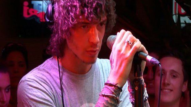 Julian Perretta en live chez C’Cauet