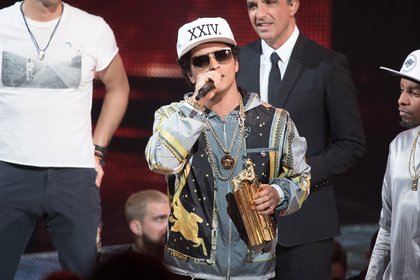 Bruno Mars - Cérémonie NRJ Music Awards 2016