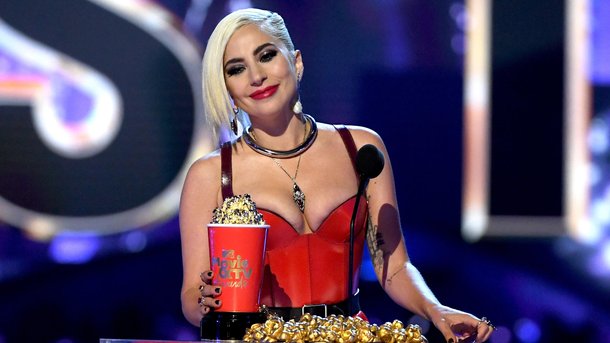 Lady Gaga révèle son premier béguin pour une célébrité