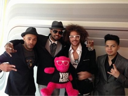 LMFAO:  Avec les auteurs et producteurs de SexyAndIKnowIt RedFoo -1Gooddude -GoonRock & -Audiobotmusic baby!