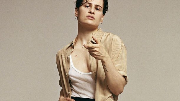 Christine and The Queens enflamme l’AccorHotels Arena