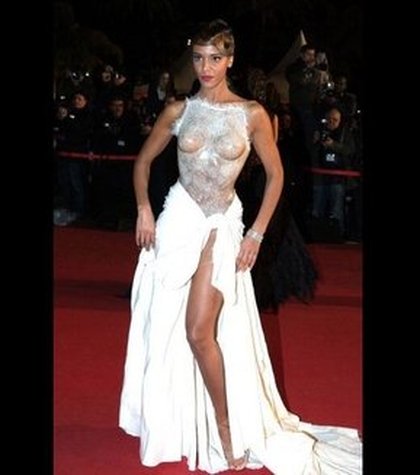 Shy'm porte la robe Franck Sorbier aux NRJ Music Awards