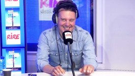 Alex Vizorek, dans son spectacle "Ad vitam",  vanne ... les Français ! Belgique oblige !