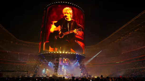 Indochine Central Tour : Nicola Sirkis et sa bande dévoilent le clip live "Un été Français"