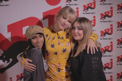 Taylor Swift dans l'émission C'Cauet sur NRJ