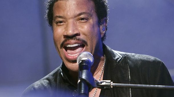 "Say You, Say Me" : Retour sur le succès du tube de Lionel Richie