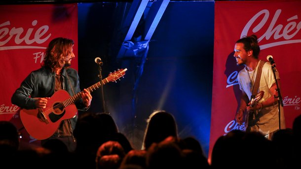 Jérémy Frérot de Fréro Delavega chute en plein concert