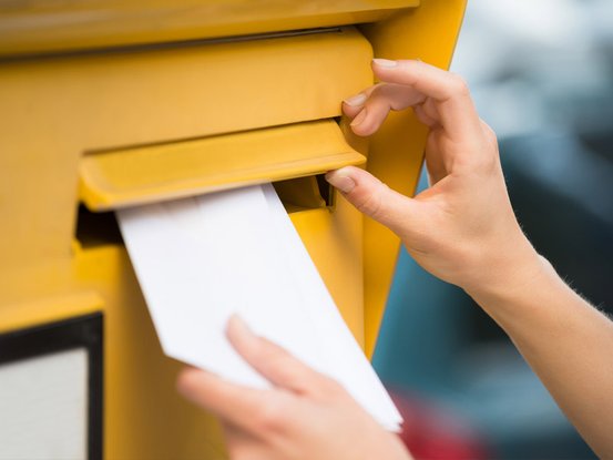 Les infos du Réveil Chérie: 10 milliards de courrier reçu en moins !