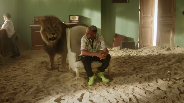 Naps partage son nouveau clip «C’est rien c’est la rue»