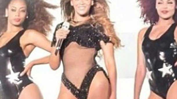 Beyoncé en Givenchy Couture pour sa tournée !
