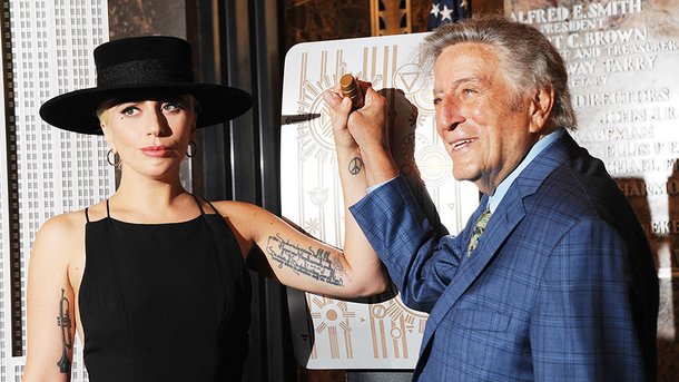 Lady Gaga fait une apparition surprise au concert de Tony Bennett