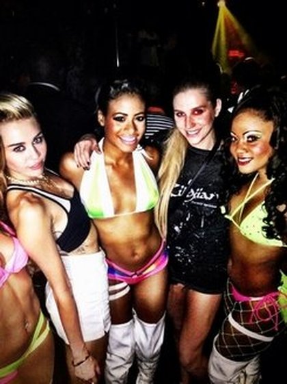 Miley Cyrus et Ke$ha ©Twitter