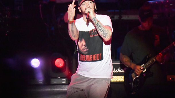 Insolite: la fausse interview d'Eminem dans laquelle il fait son coming-out!