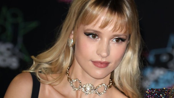Angèle : la vidéo de son live au concert “One World: Together at Home”