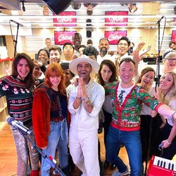 Ycare & Axelle Red sont venus chanter avec la chorale gospel Sankofa Unit pour célébrer Noël