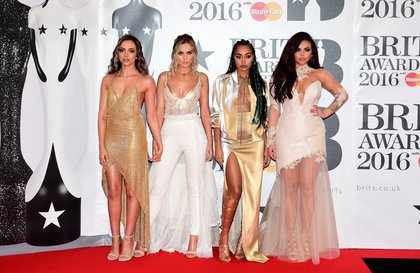 Jade Thirlwall, Perrie Edwards, Leigh-Anne Pinnock et Jesy Nelson des Little Mix arrivent aux Brit Awards 2016