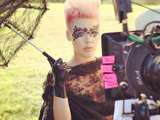 pink-sur-le-tournage-de-blow-me-one-last-kiss-