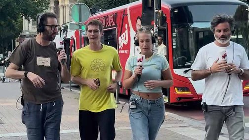 Gaspard, qui est monté dans notre bus, se lance un défi en direct !