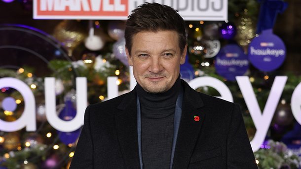 Jeremy Renner retrouve l’usage de ses jambes