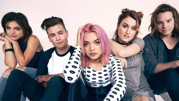 Hey Violet : découvrez leur nouveau bijou, «Guys My Age»!