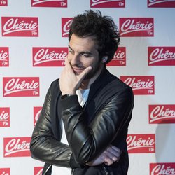 Amir prend la pose pour Chérie FM