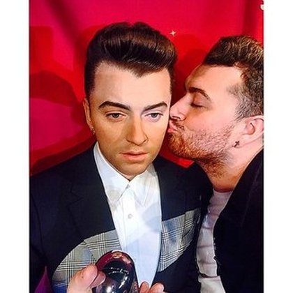 Sam Smith lors de l'inauguration de sa statue de cire à San Fransisco