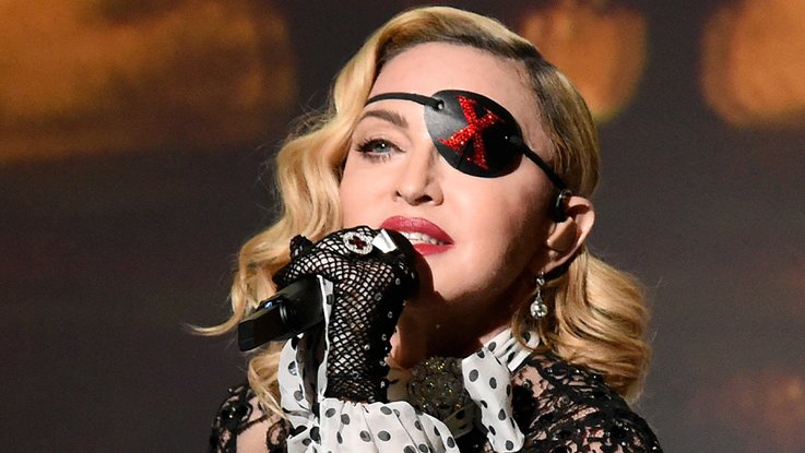 Madonna: trop âgée pour la scène? Elle répond aux haters!