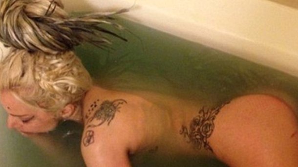 Lady Gaga : pose nue dans son bain