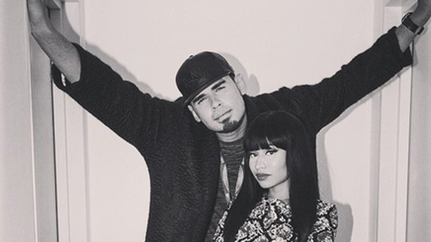 Nicki Minaj reçoit la visite d'Afrojack dans ses loges!