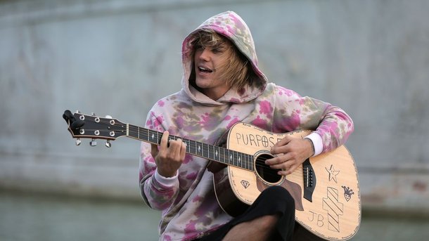 Justin Bieber, Harry Styles, Ashton Irwin… ces chanteurs nés en 1994