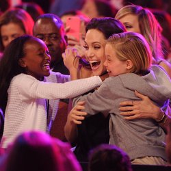 Angelina Jolie et ses filles @ Kids Choice Awards 2015