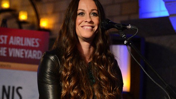 Alanis Morissette : des duos inédits avec son mari Souleye