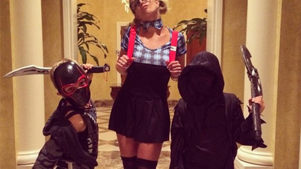 Britney Spears fête Halloweeen avec ses fils à Las Vegas!