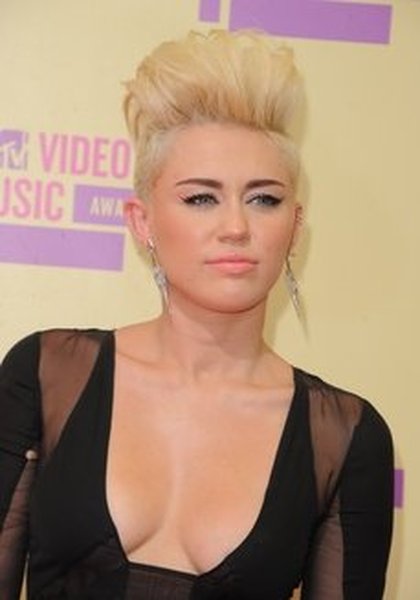 Miley Cyrus - coiffures