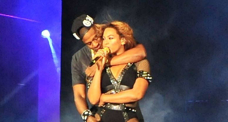 Beyonce and Jay-Z perform in Paris for their 'On the Run Tour'