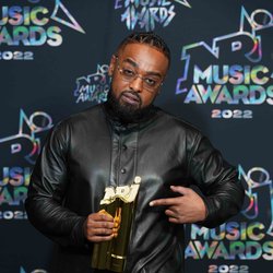 Alonzo - Photocall des NRJ Music Awards 2022