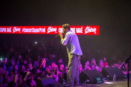 Christophe Maé sur scène lors du Concert Super Privé Angers Trélazé