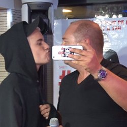 Justin Bieber chez NRJ : les photos des coulisses!