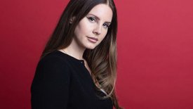Lana Del Rey annonce la sortie d'un album de poésie au profit du peuple amérindien