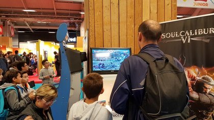Sur le stand MO5 de Paris Games Week 2018, il y a aussi un jeu très récent : SoulCalibur VI de Bandai Namco.