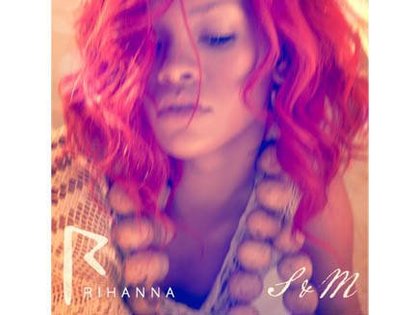 Rihanna sort les fouets et le martinet