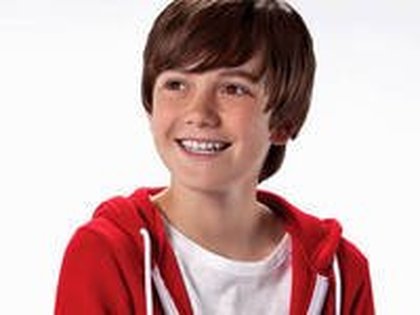 Greyson Chance: le clip de "Hold On Till the Night"