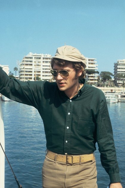 Johnny Hallyday : un air de Gavroche