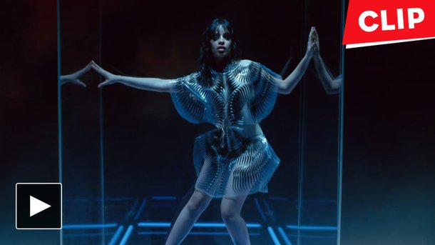 Camila Cabello fait grimper la température dans le clip de «Never Be The Same»